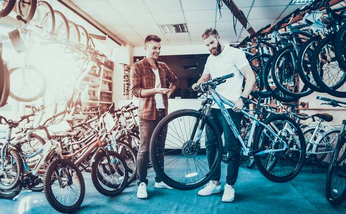Die gestiegenen Materialkosten können Fahrräder zwar teuer machen, aber dieser Trend hat auch eine positive Seite: hochwertigere Fahrräder! (Foto: Adobe Stock-  VadimGuzhva)