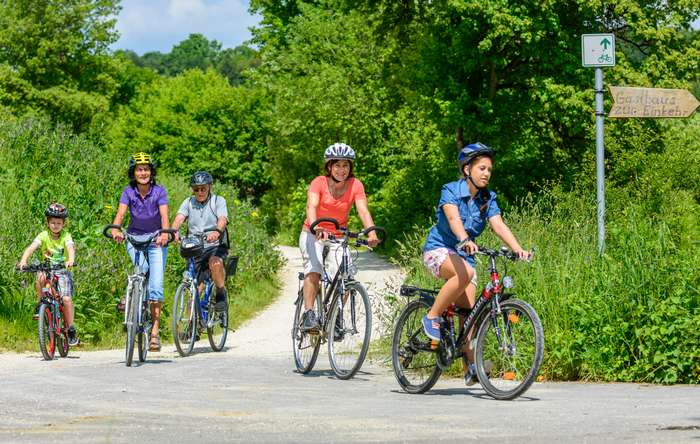 Radfahren ist nicht nur ein Beitrag zum Umweltschutz, sondern hat auch gesundheitliche Vorteile! (Foto: Adobe Stock - ARochau)