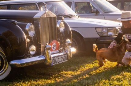 August: Dritte Nordsee Classic startet mit sechzig Oldtimern (Foto: Touristik GmbH Krummhörn-Greetsiel)